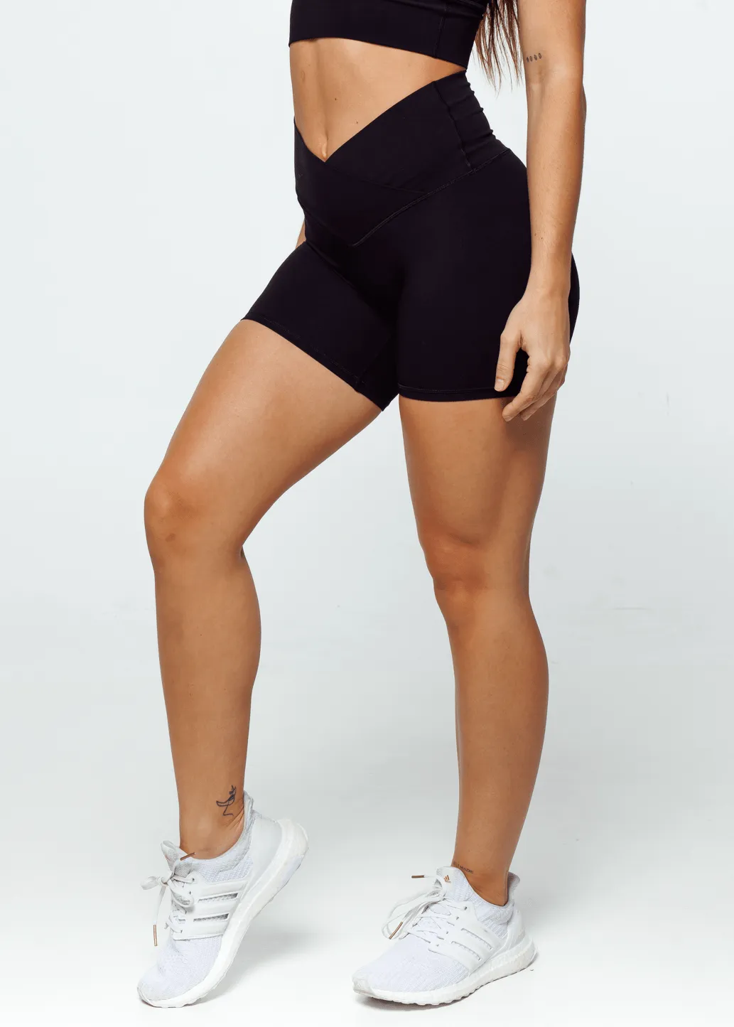 Essence Cross Shorts - Black