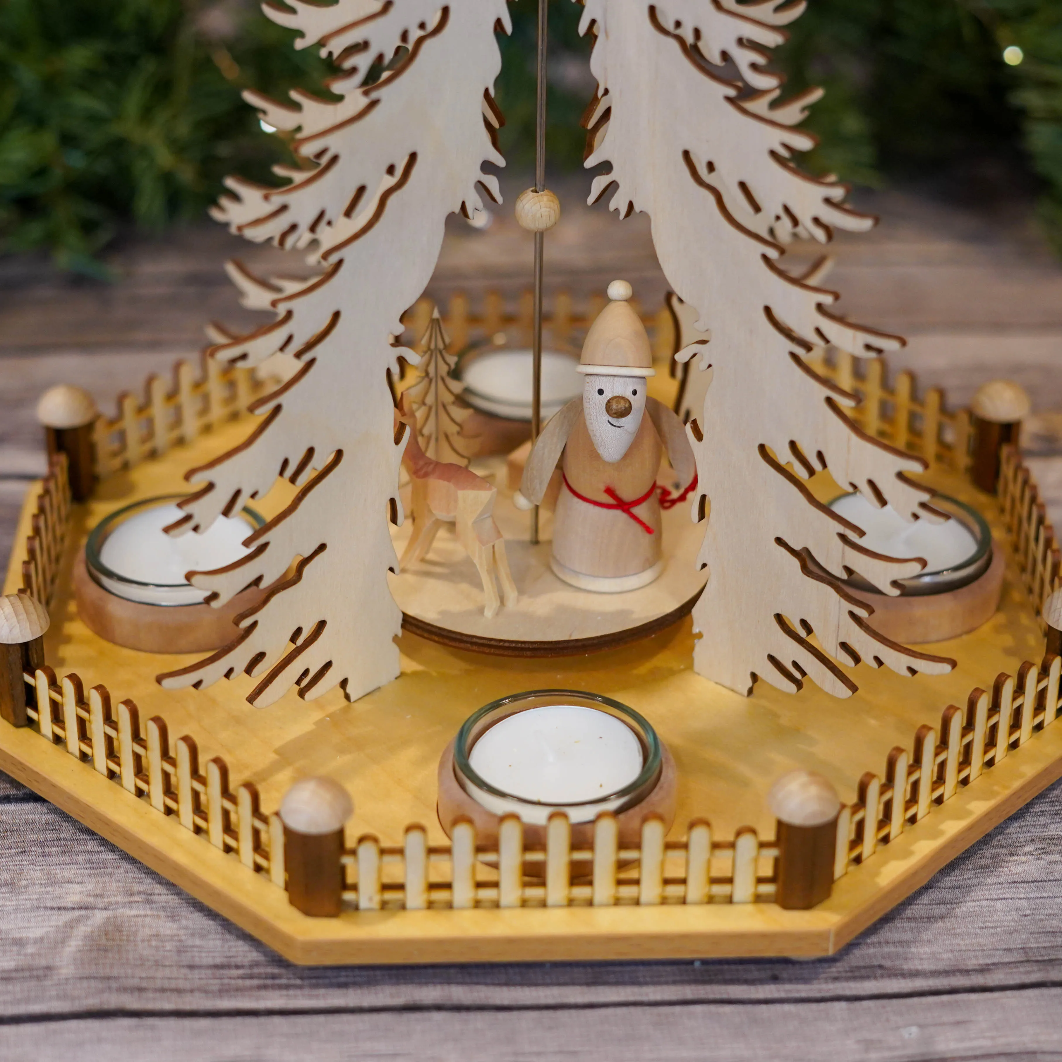 Pyramid -Santa in Tree