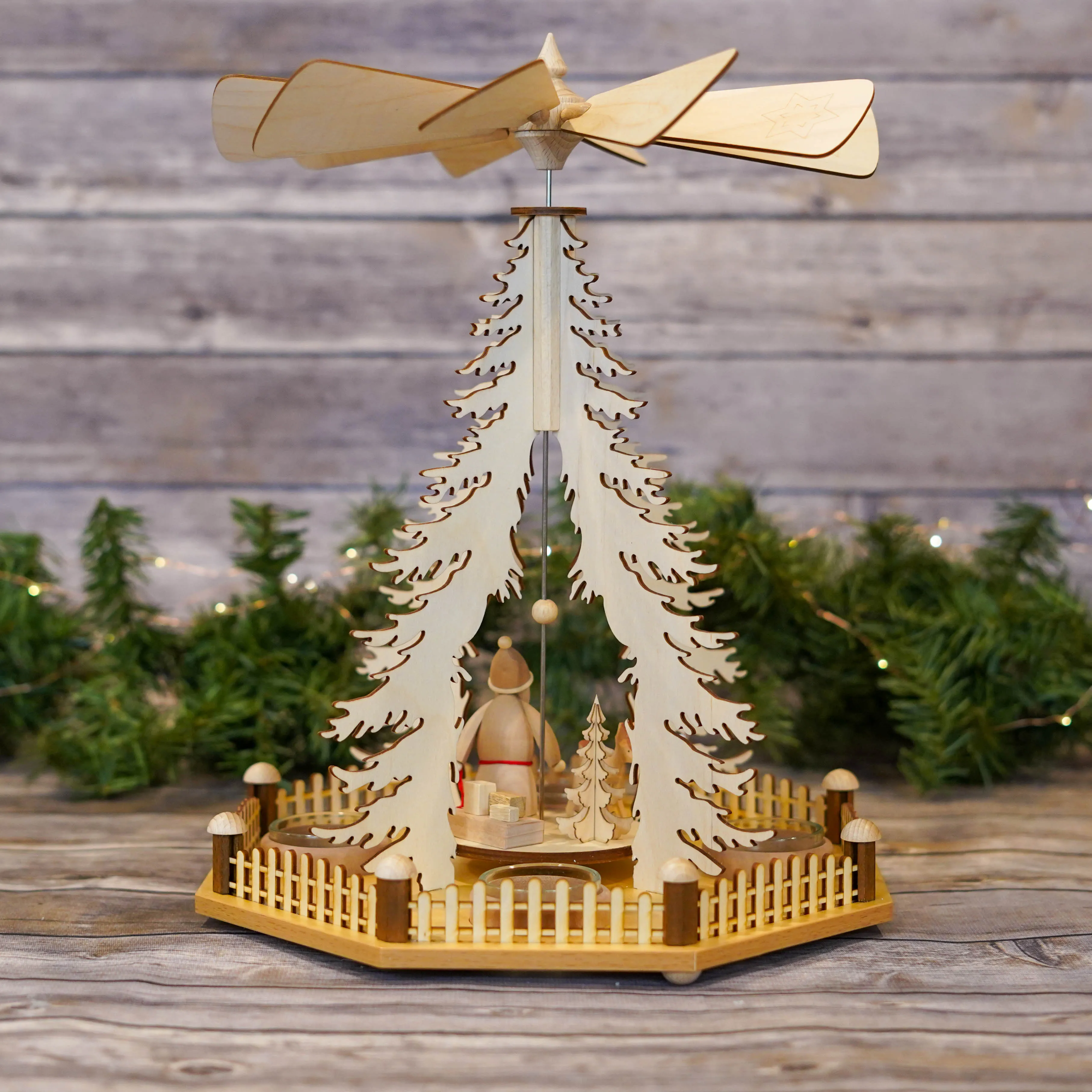 Pyramid -Santa in Tree