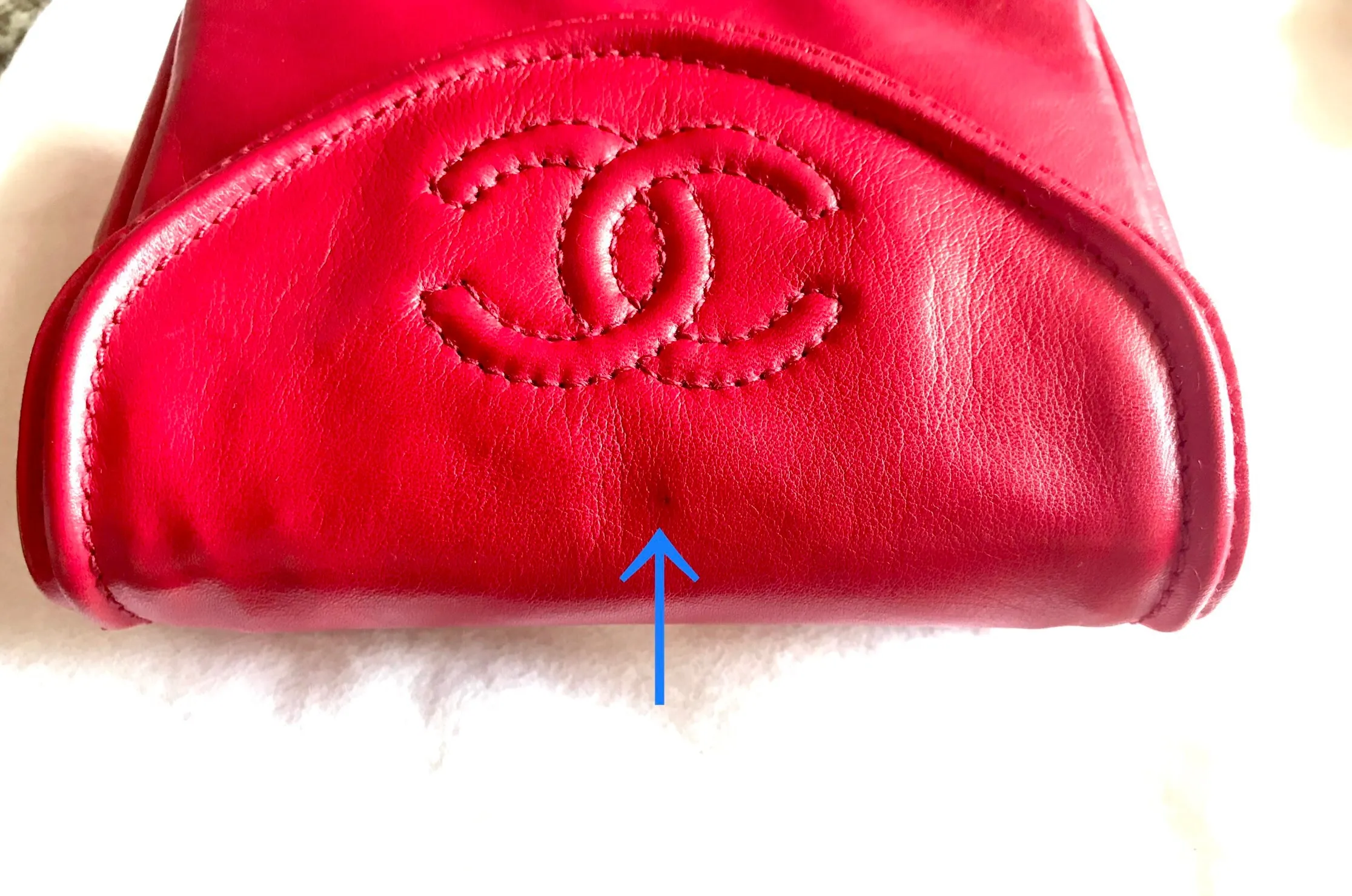 Vintage CHANEL red leather belt bag, fanny pack with detachable chain belt and CC stitch mark on flap.  Fits 29.5" through 32.8"